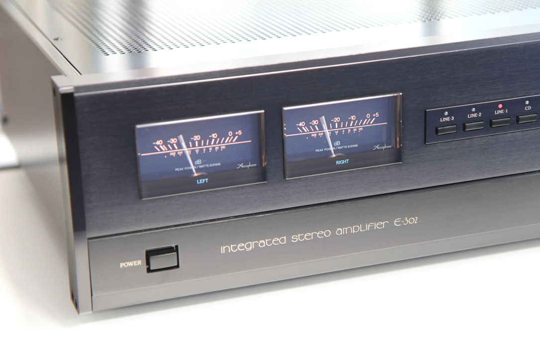 ACCUPHASE E-302