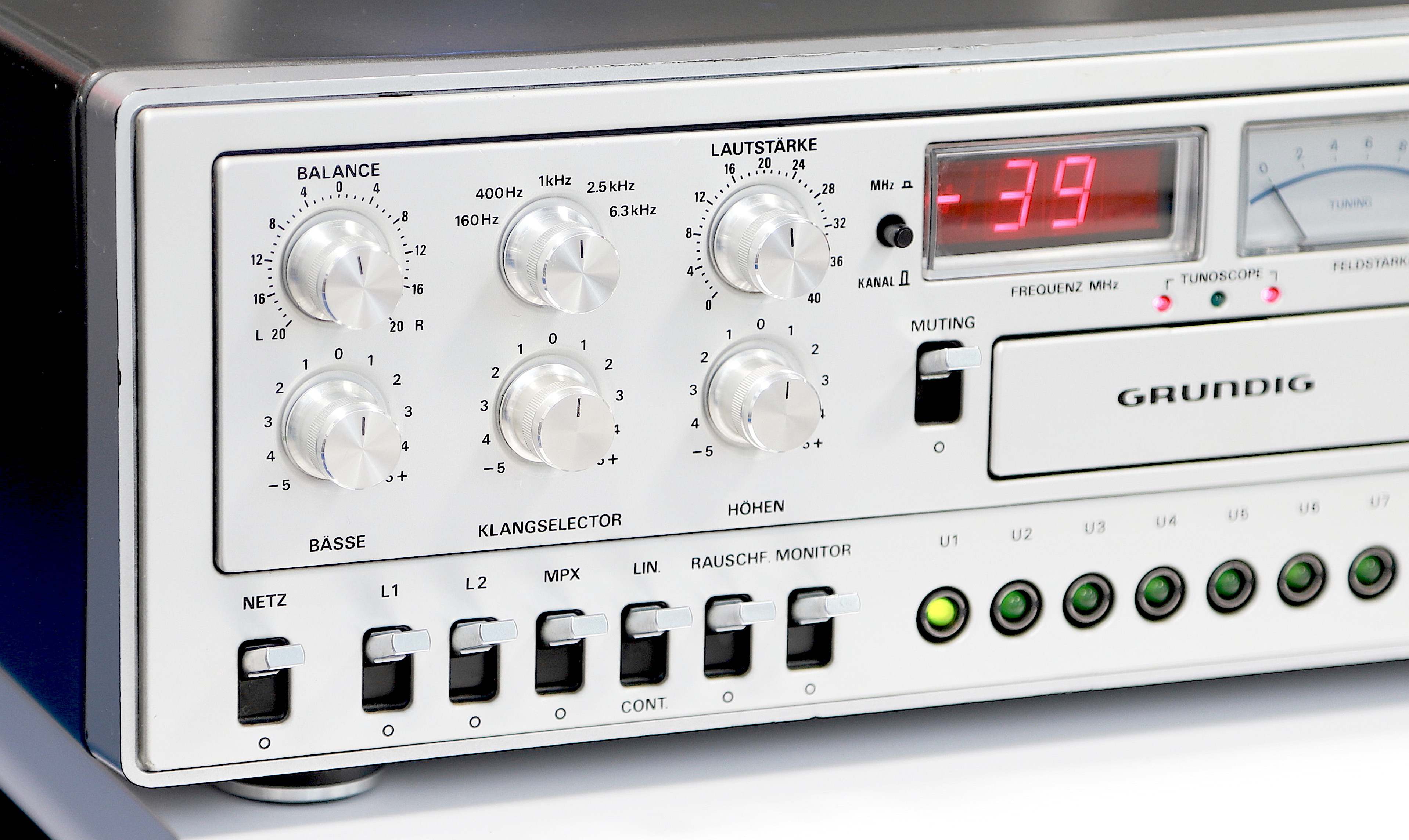GRUNDIG PreCeiver X-55